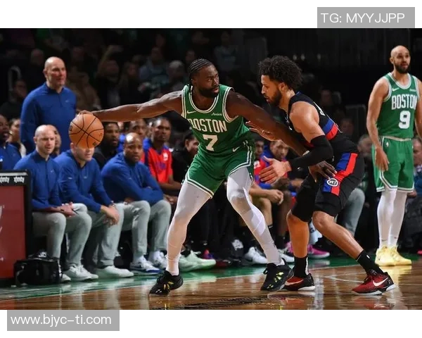 勇士与活塞对决精彩直播篮网赛事全程回顾与分析